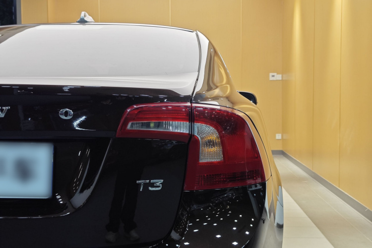 沃尔沃S60 2017款 S60L T3 智进版车身外观6002