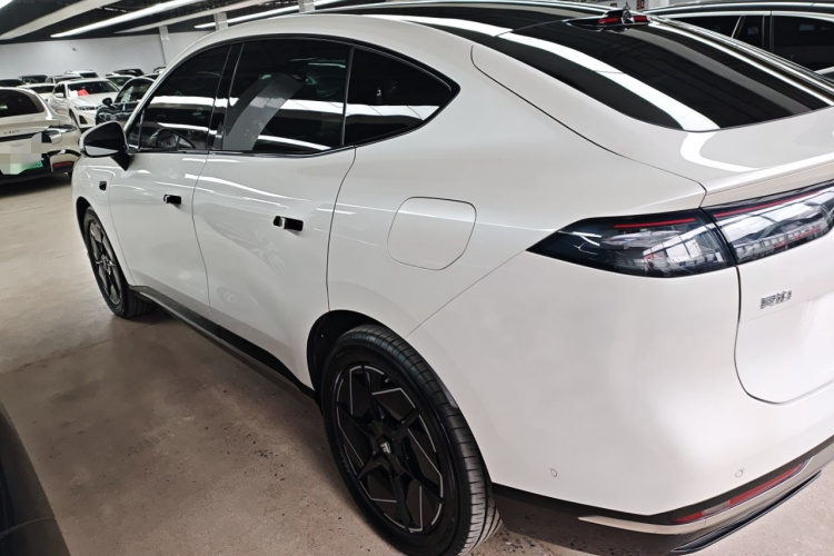 昊铂HT 2024款 670高阶智驾版车身外观4