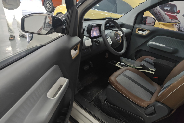 五菱汽车 宏光MINIEV 2022款 GAMEBOY 200km 玩咖款 磷酸铁锂中控内饰20