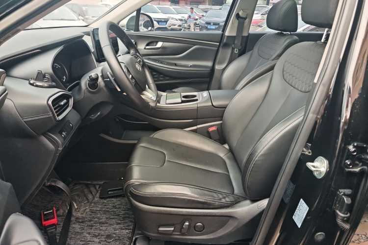 现代 胜达 2023款 旅行家 380T GDi 自动两驱GLX精英版局部细节19