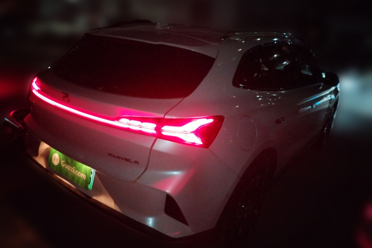 飞凡汽车 飞凡MARVEL R 2021款 后驱PRO版车身外观7