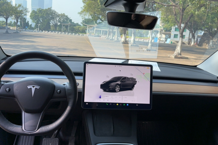 特斯拉 Model Y 2022款 后轮驱动版中控内饰7004