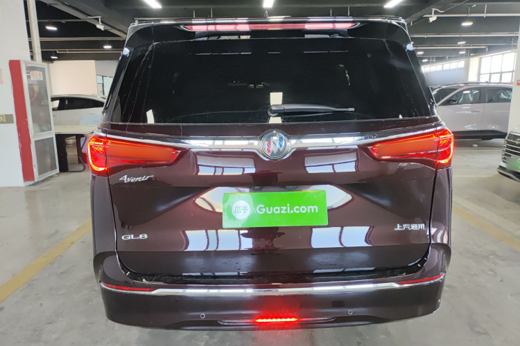 别克GL8 2020款 Avenir艾维亚 七座亲礼版车身外观6004