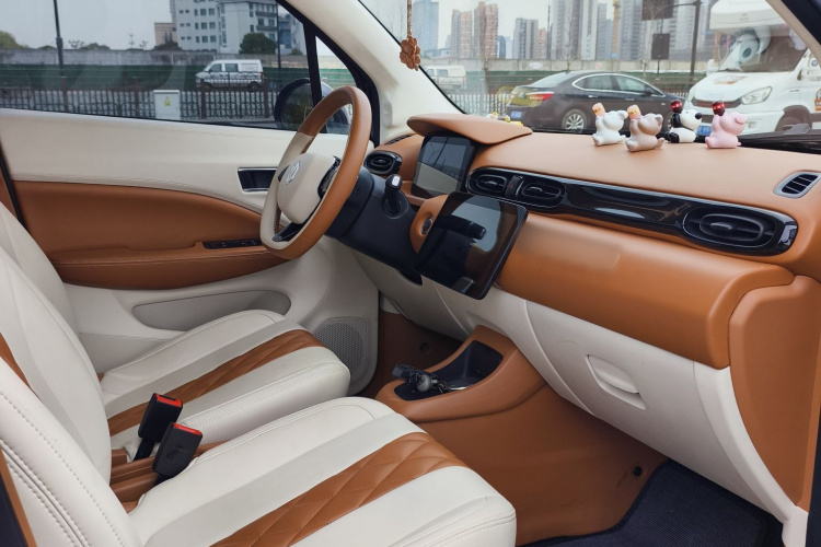 零跑汽车 零跑T03 2022款 皓玉版中控内饰7005