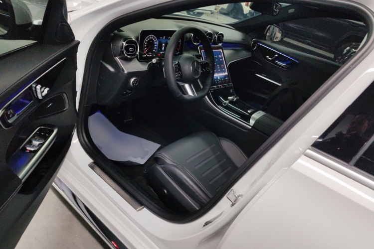 奔驰C级 2023款 C 200 L 运动版中控内饰7003