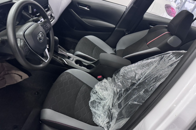 丰田 卡罗拉 2024款 1.2T 精英版中控内饰7001