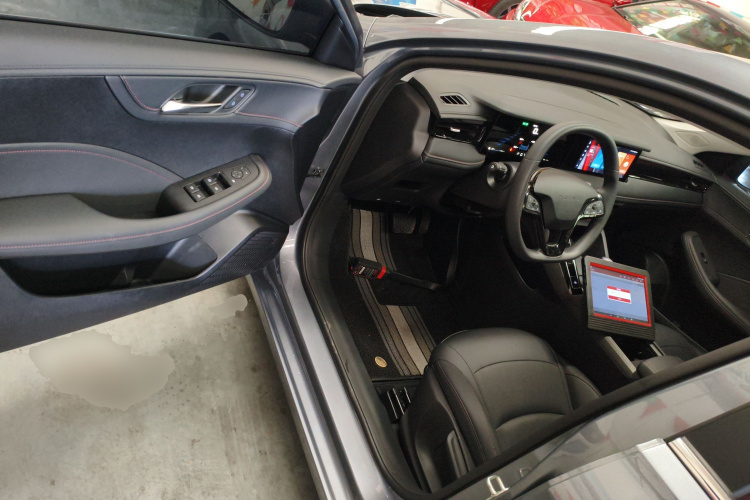 荣威i5 2024款 1.5L CVT尊荣版中控内饰20