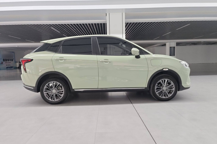 哪吒汽车 哪吒V 2022款 潮 400 Lite车身外观6003