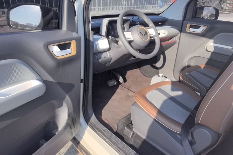 五菱汽车 宏光MINIEV 2022款 GAMEBOY 200km 玩咖款 磷酸铁锂中控内饰7003