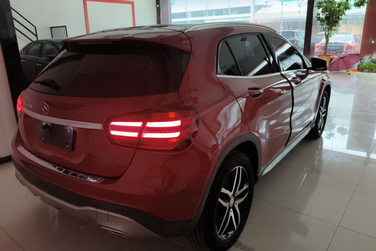 奔驰GLA 2017款 GLA 200 时尚型车身外观7