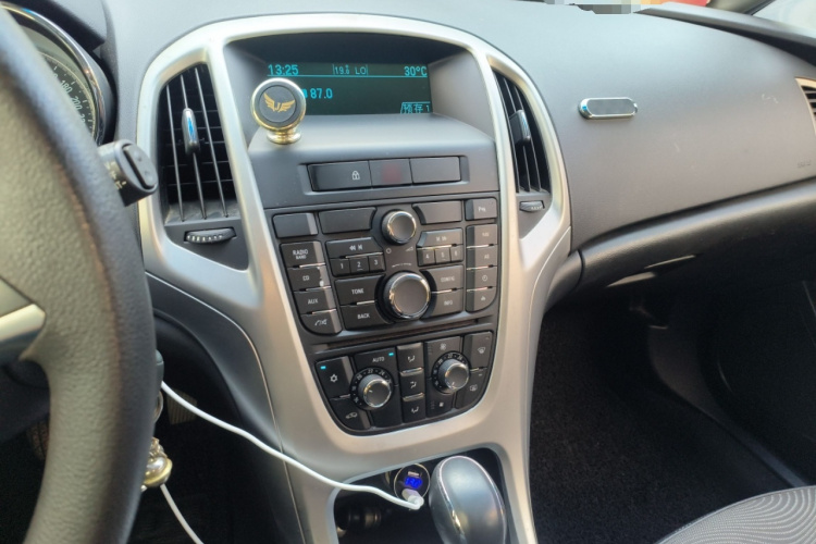 别克 英朗 2014款 XT 1.6L 自动时尚版局部细节16