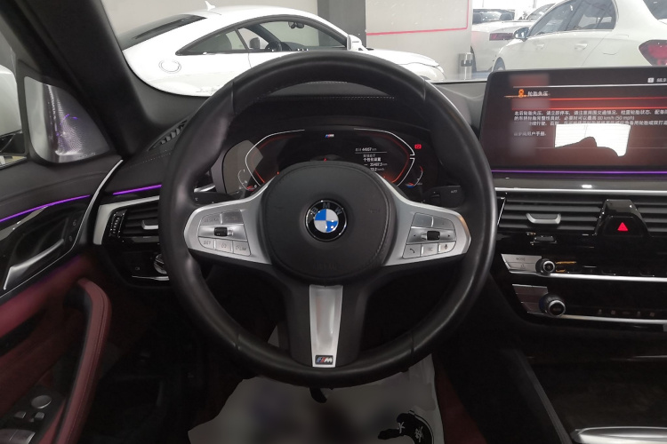 宝马5系 2022款 改款二 525Li M运动套装中控内饰13