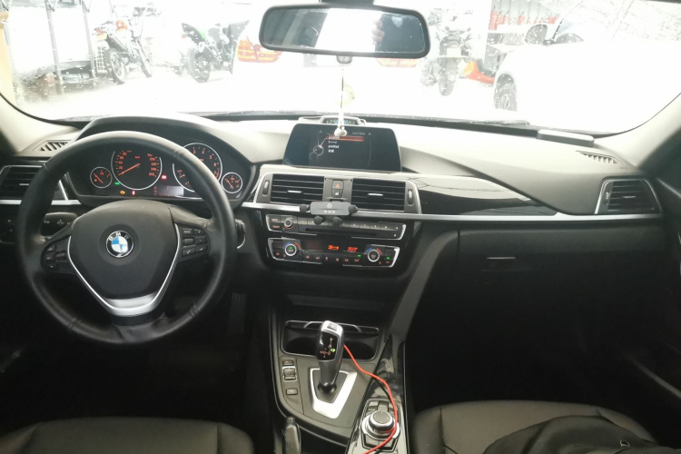 宝马3系 2016款 320Li 时尚型中控内饰7002
