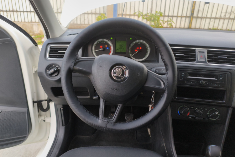 斯柯达 昕锐 2018款 1.4L 手动标准版中控内饰13