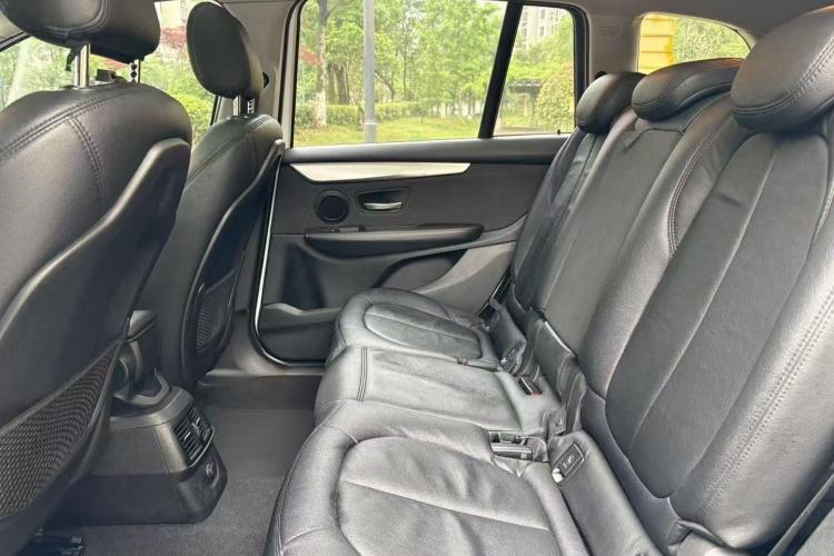 宝马2系多功能旅行车 2015款 218i 领先型中控内饰7002