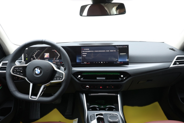 宝马3系 2025款 325i M运动套装中控内饰7001