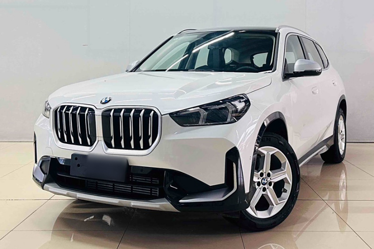 宝马X1 2023款 sDrive20Li X设计套装车身外观1