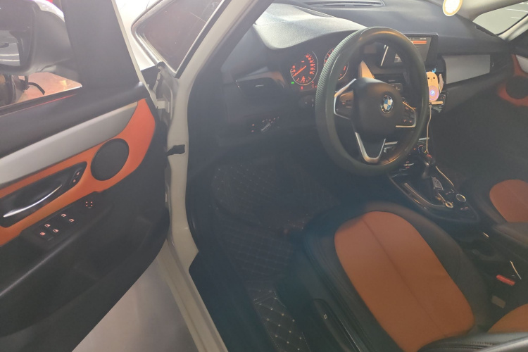 宝马2系旅行车 2016款 218i 时尚型中控内饰20