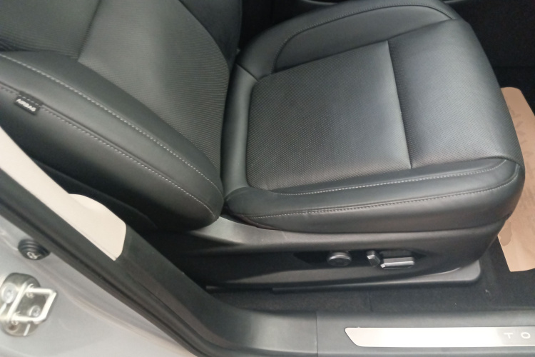 鸿蒙智行 问界M5 2022款 增程四驱旗舰版局部细节41