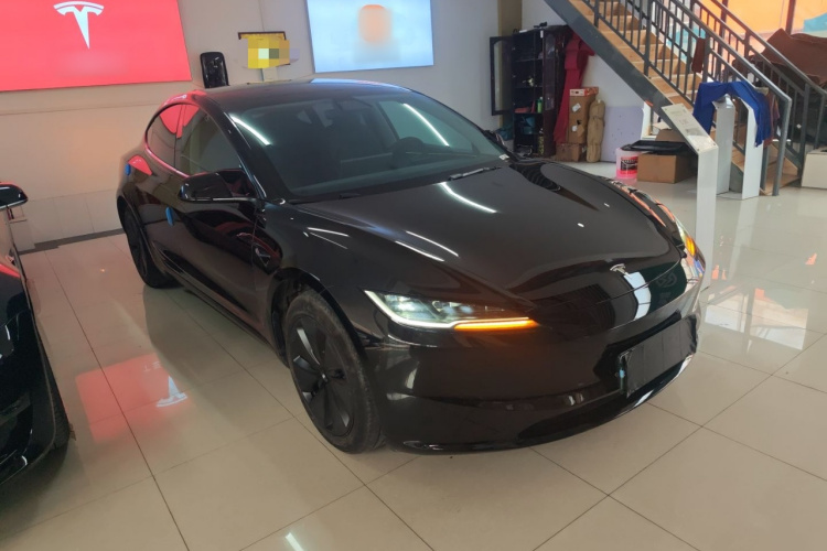 特斯拉 Model 3 2023款 长续航全轮驱动版车身外观6002