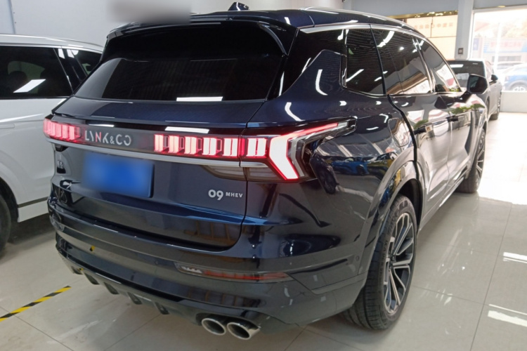 领克09 2024款 2.0T 四驱运动版 五座车身外观7