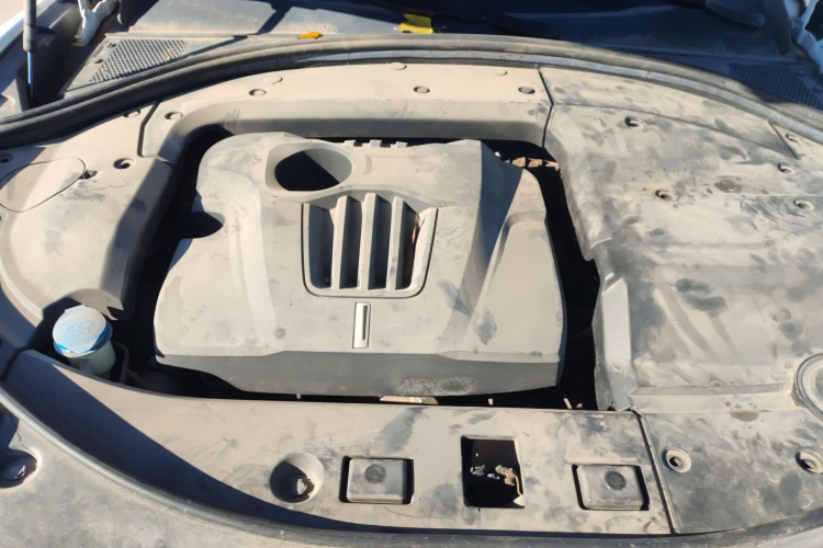 魏牌 VV7 2017款 2.0T 超豪型机舱底盘24