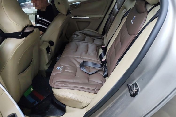 沃尔沃S60(进口) 2012款 T5 智尊版中控内饰7004