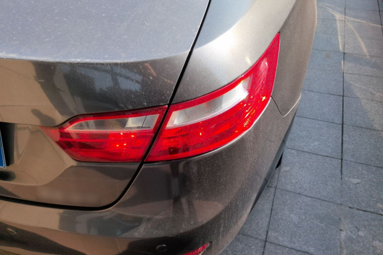 奔腾B70 2014款 2.0L 自动豪华型车身外观9