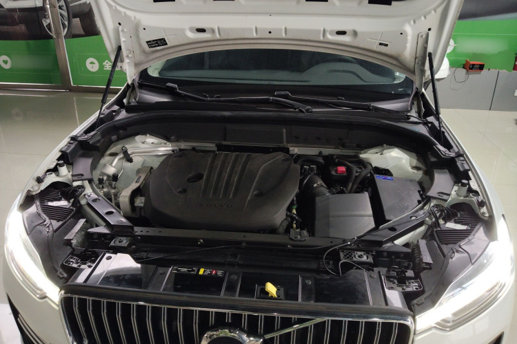 沃尔沃XC60 2022款 B5 四驱智逸豪华版机舱底盘24
