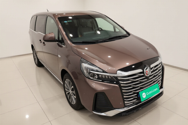 别克GL8 2023款 陆上公务舱 智享型车身外观3