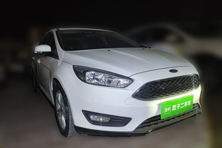 福特 福克斯 2017款 两厢 1.6L 自动舒适型智行版车身外观3