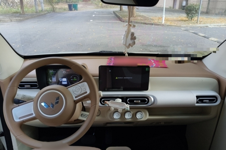 五菱汽车 宏光MINIEV 2024款 第三代 215km 进阶版中控内饰7002