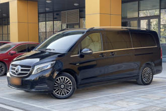 奔驰V级 2018款 V 260 L 尊贵加长版 国VI