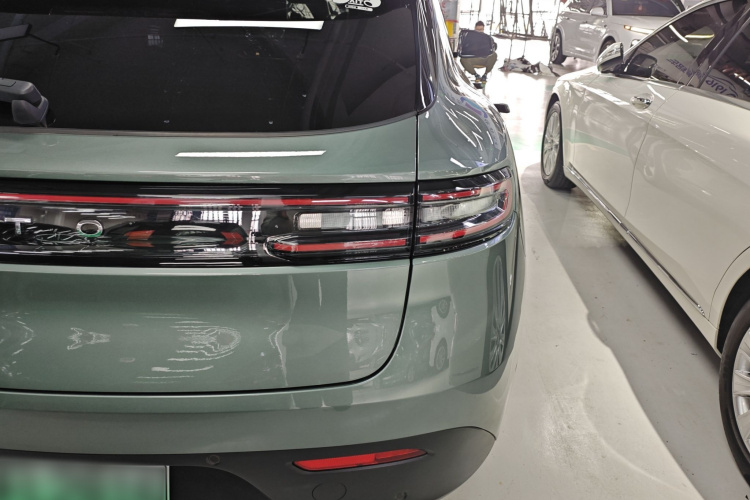 鸿蒙智行 问界M5 2022款 纯电后驱标准版车身外观6006