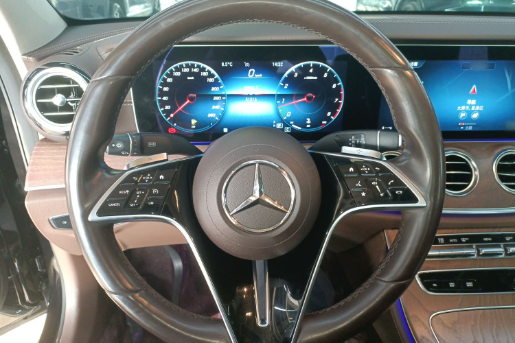 奔驰E级 2022款 E 260 L局部细节13