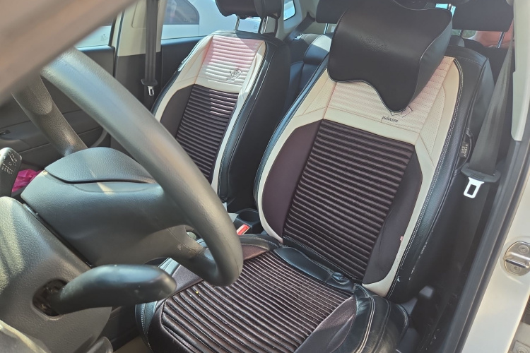 大众 Polo 2014款 1.4L 手动风尚版局部细节19