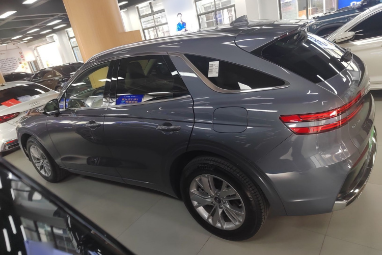 捷尼赛思GV70 2025款 2.5T 两驱豪华版车身外观4