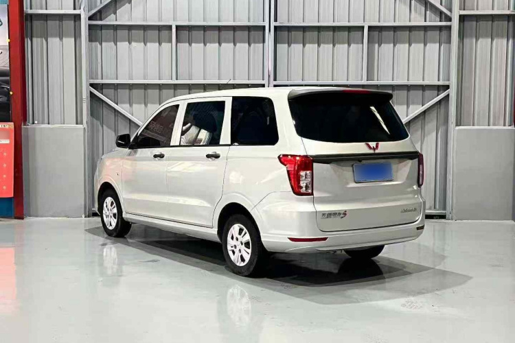 五菱汽车 五菱宏光 2019款 1.5L S基本型国VI LAR车身外观6004