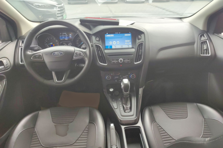 福特 福克斯 2018款 两厢经典 EcoBoost 180 自动精英型中控内饰7002