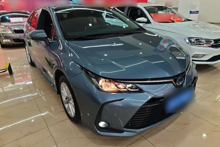 丰田 卡罗拉 2021款 双擎 1.8L E-CVT精英版车身外观3