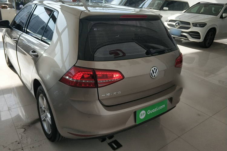 大众 高尔夫 2016款 230TSI 自动舒适型车身外观6