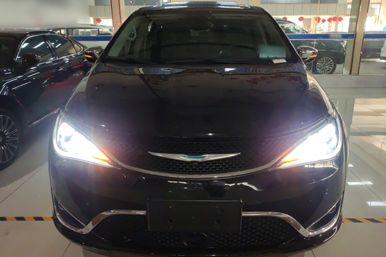 克莱斯勒 大捷龙PHEV(进口) 2019款 3.6L 插电混动版车身外观2