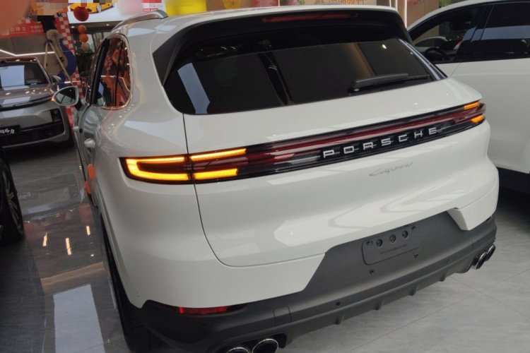 保时捷 2024款 Cayenne 3.0T车身外观6