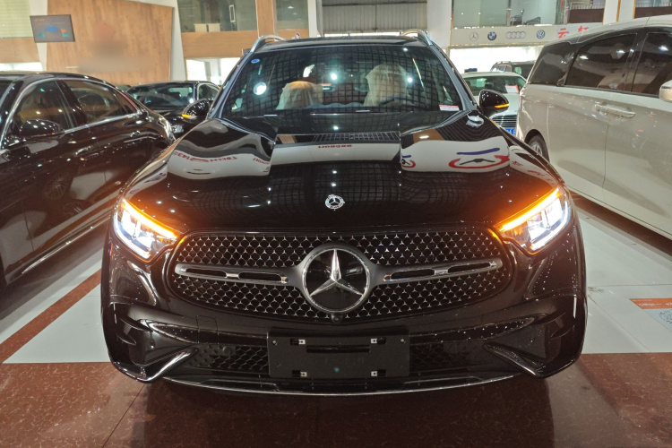 奔驰GLC 2025款 改款 GLC 300 L 4MATIC 动感型 5座车身外观2