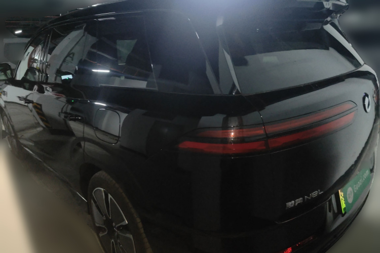 腾势N8L 2025款 旗舰型车身外观5