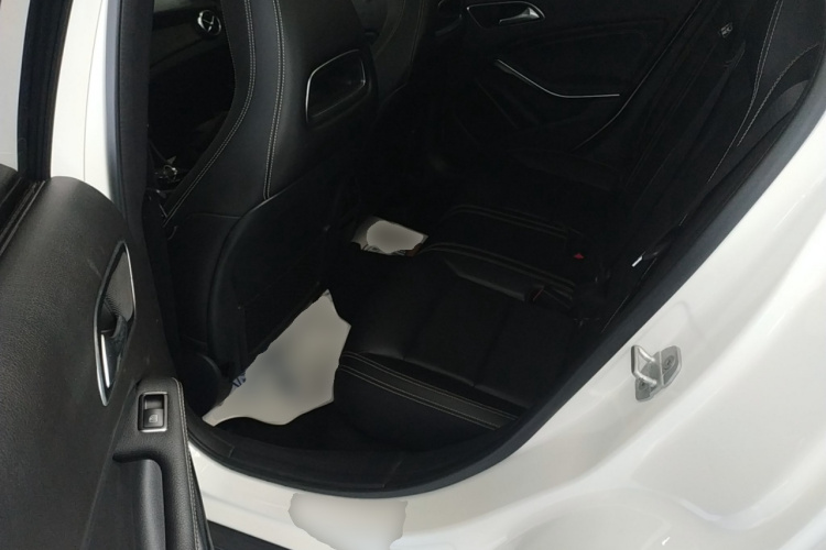 奔驰GLA 2017款 GLA 200 动感型中控内饰7004