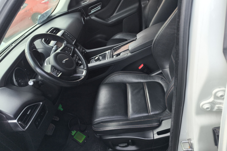 捷豹F-PACE 2018款 2.0T 两驱都市尊享版局部细节19