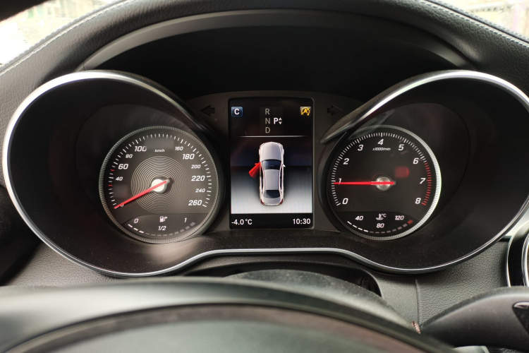 奔驰C级 2018款 C 200 L 运动版 成就特别版局部细节14