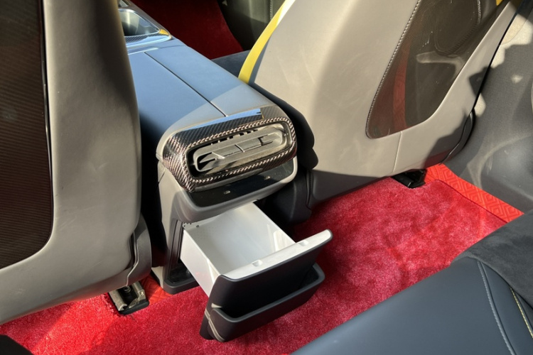 小米汽车 小米SU7 Ultra 2025款 Ultra中控内饰7005