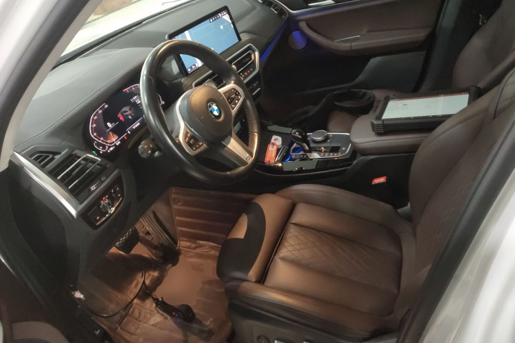 宝马X3 2022款 改款 xDrive30i 尊享型 M曜夜套装中控内饰19